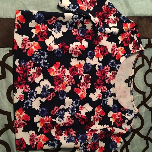Express Floral Crop Top - Picture 1 of 4